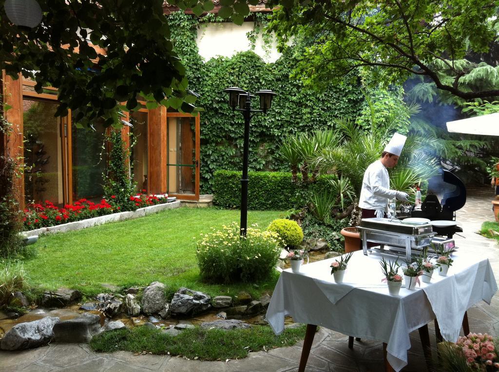 Hotel Bozukova House Sliven Esterno foto